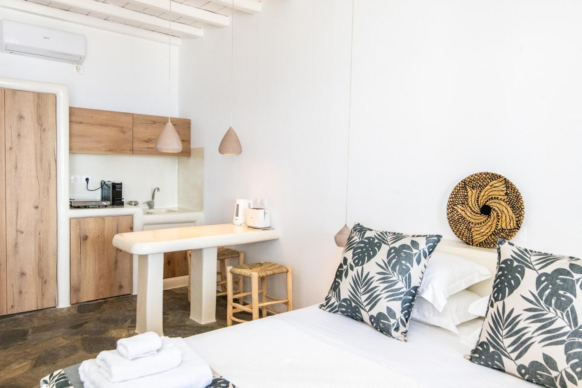 Big Blue Suites & Apartments 키오니아 외부 사진